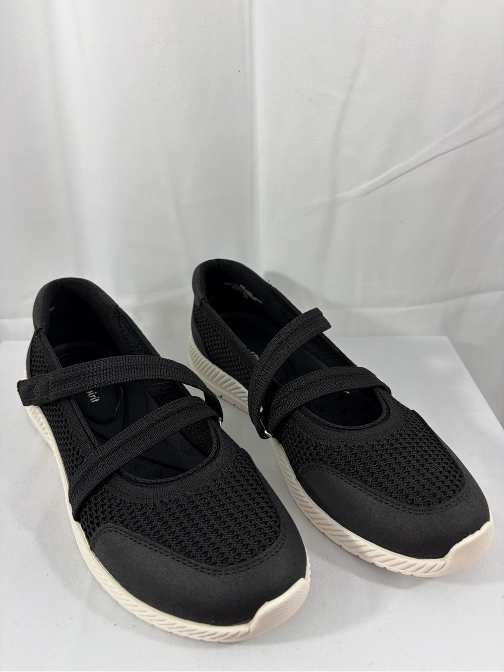 NWT Easy Spirit Women's Size 8 Black Slip-On Flats